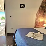 Li Monaci - - Ecobio Relais גאליפולי